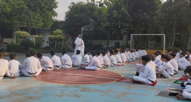 Persiapan Manasik, Siswa MTsN 3 Sleman Ikuti Tutorial Cara Pakai Kain Ihram