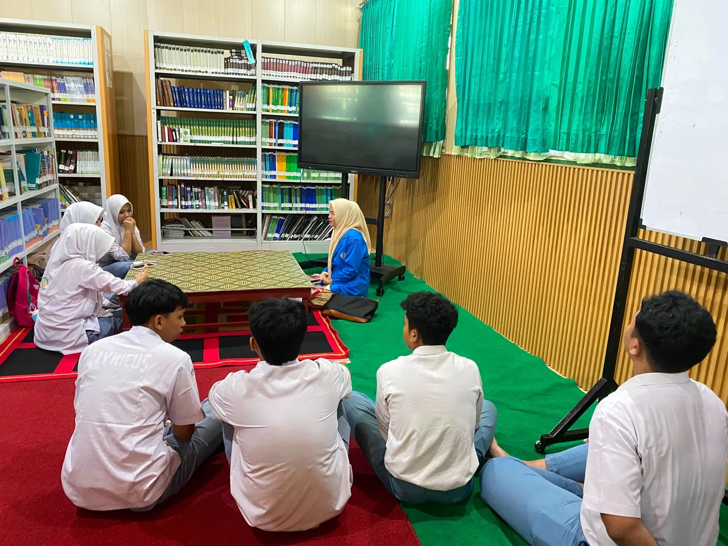 Mahasiswa Keperawatan UNRIYO Lakukan Observasi Awal Terapi Butterfly Hug di MAN 2 Sleman