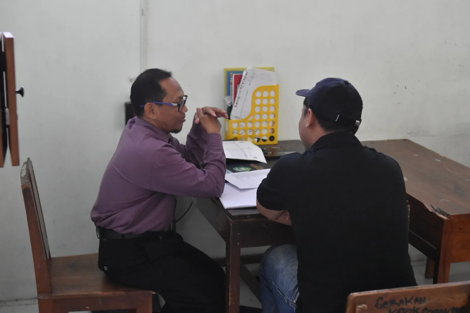 Orang Tua Manfaatkan Pembagian Rapor sebagai Sarana Konsultasi Perkembangan Belajar Siswa di MTsN 8 Sleman