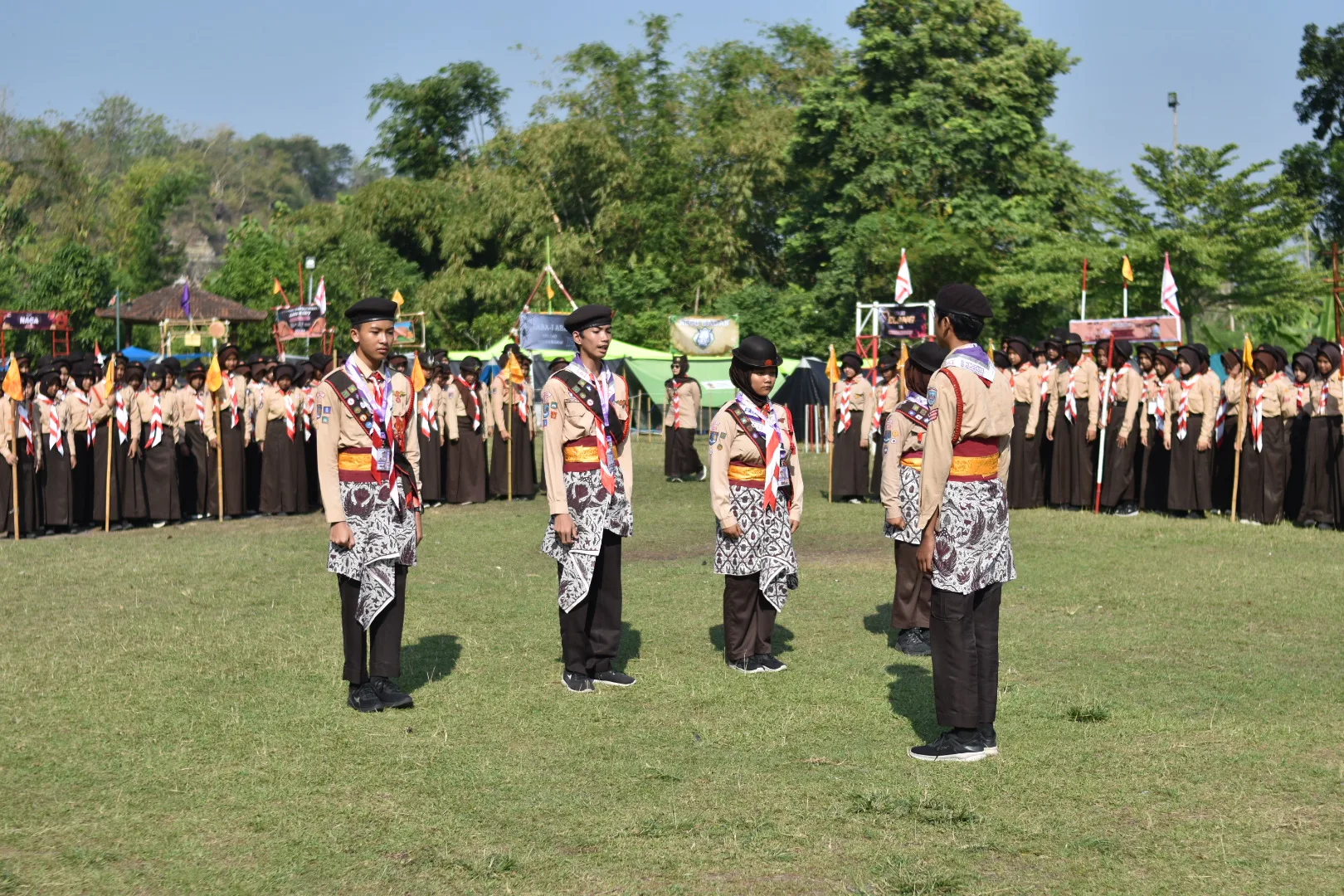 Upacara Pembukaan Kemah Budaya MTsN 8 Sleman Berlangsung Khidmat di Bumi Perkemahan Candi Banyunibo