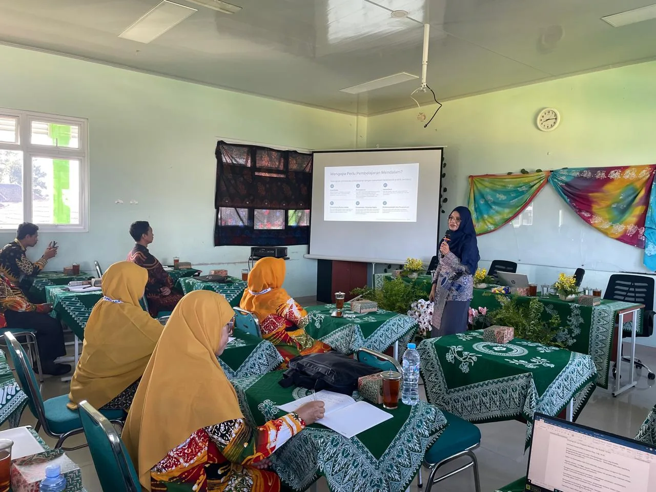 Adaptasi Kurikulum, MTsN 10 Sleman Gelar Bimtek Deep Learning dan Kokurikuler