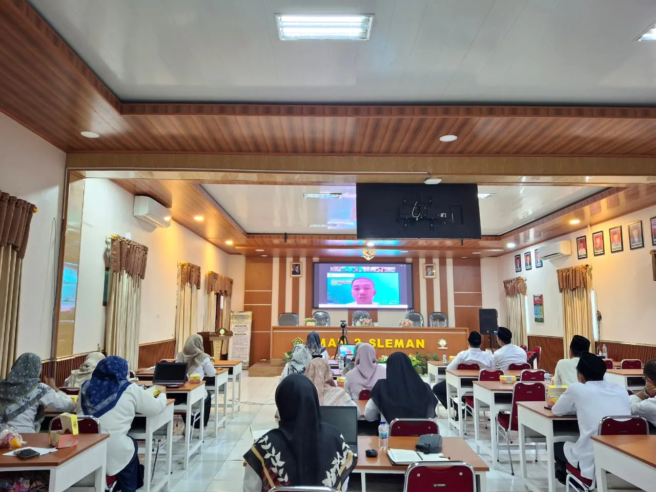 MAN 2 Sleman Ikuti Zoom Persiapan Penilaian Nasional Zona Integritas