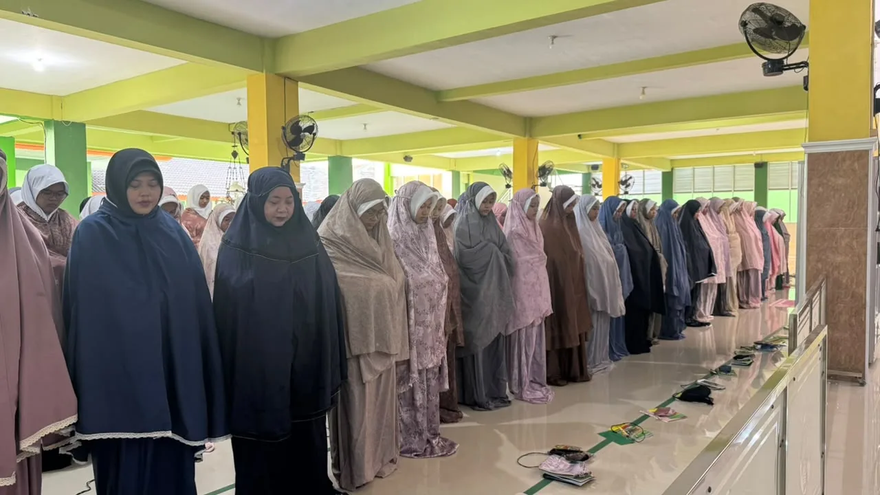 Murid Baru MAN 3 Sleman Awali MATAMUDA dengan Sholat Dhuha Berjamaah