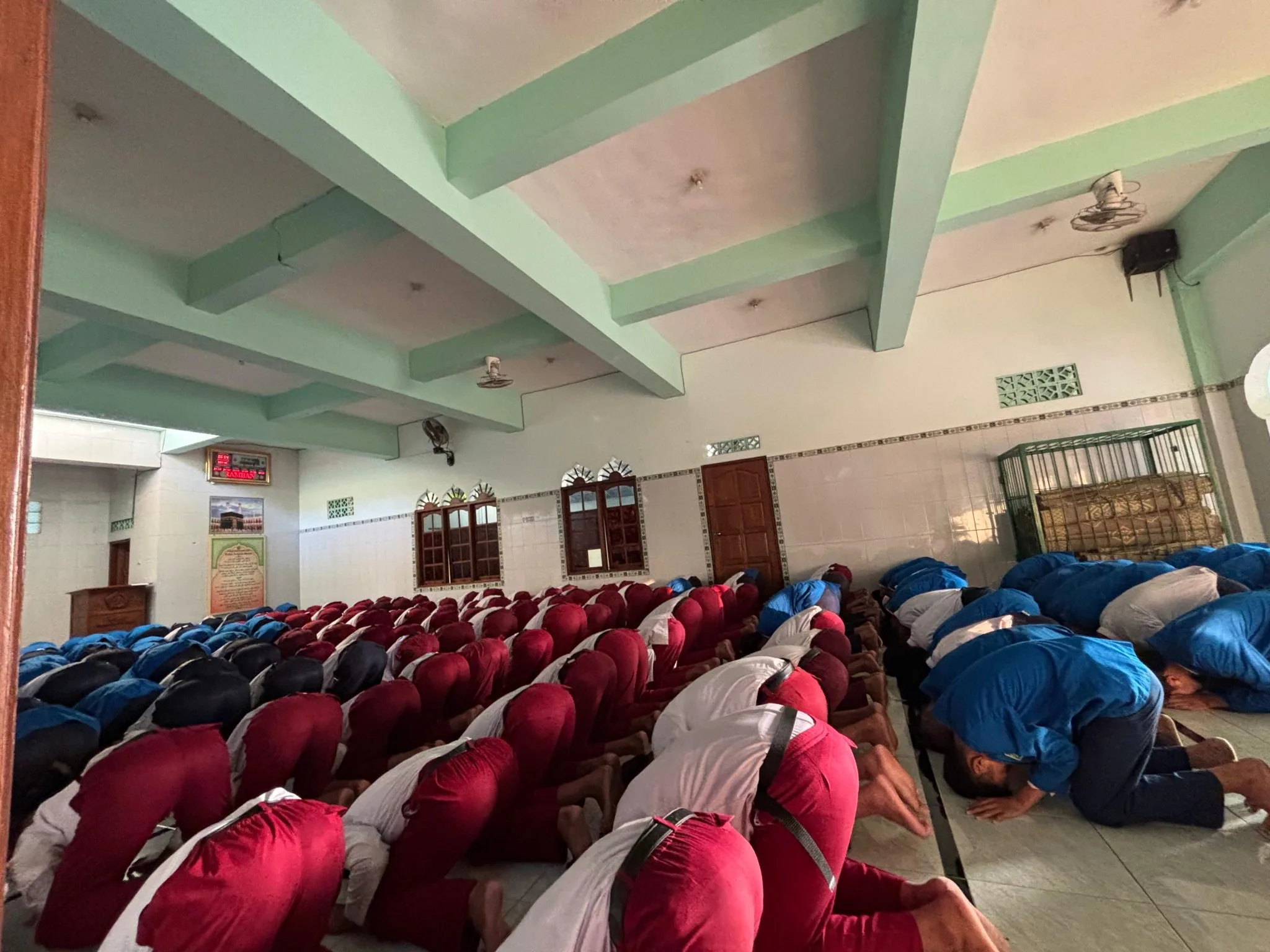 Shalat Dhuha Berjamaah Awali Hari Pertama Masuk Sekolah di MTsN 8 Sleman