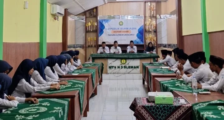 Bersama Pimpinan, MTsN 3 Sleman Selenggarakan Rapat Koordinasi Progam Kerja