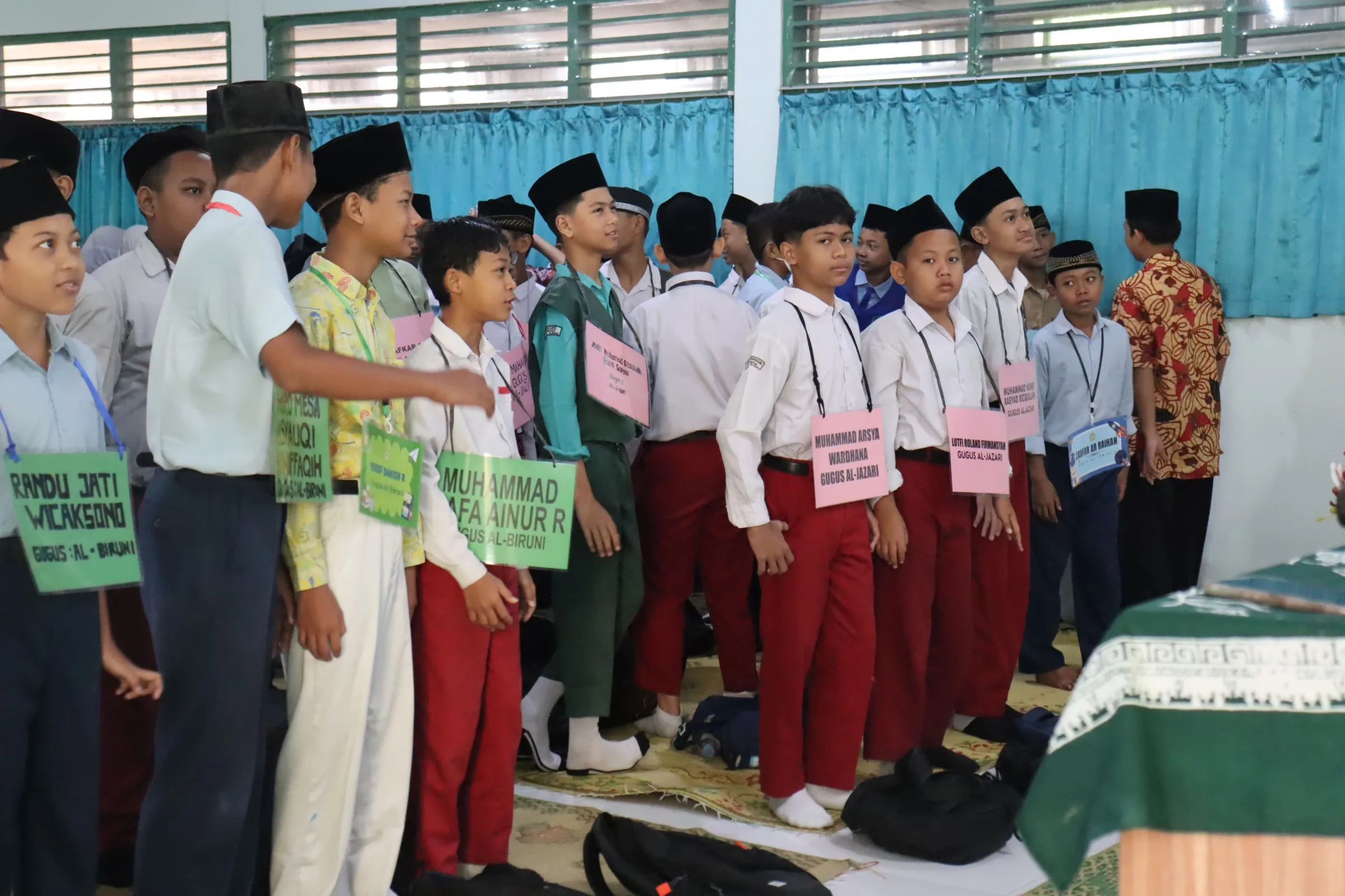 Senam Pinguin Meriahkan Opening MATAMUDA Hari Kedua MTsN 9 Sleman