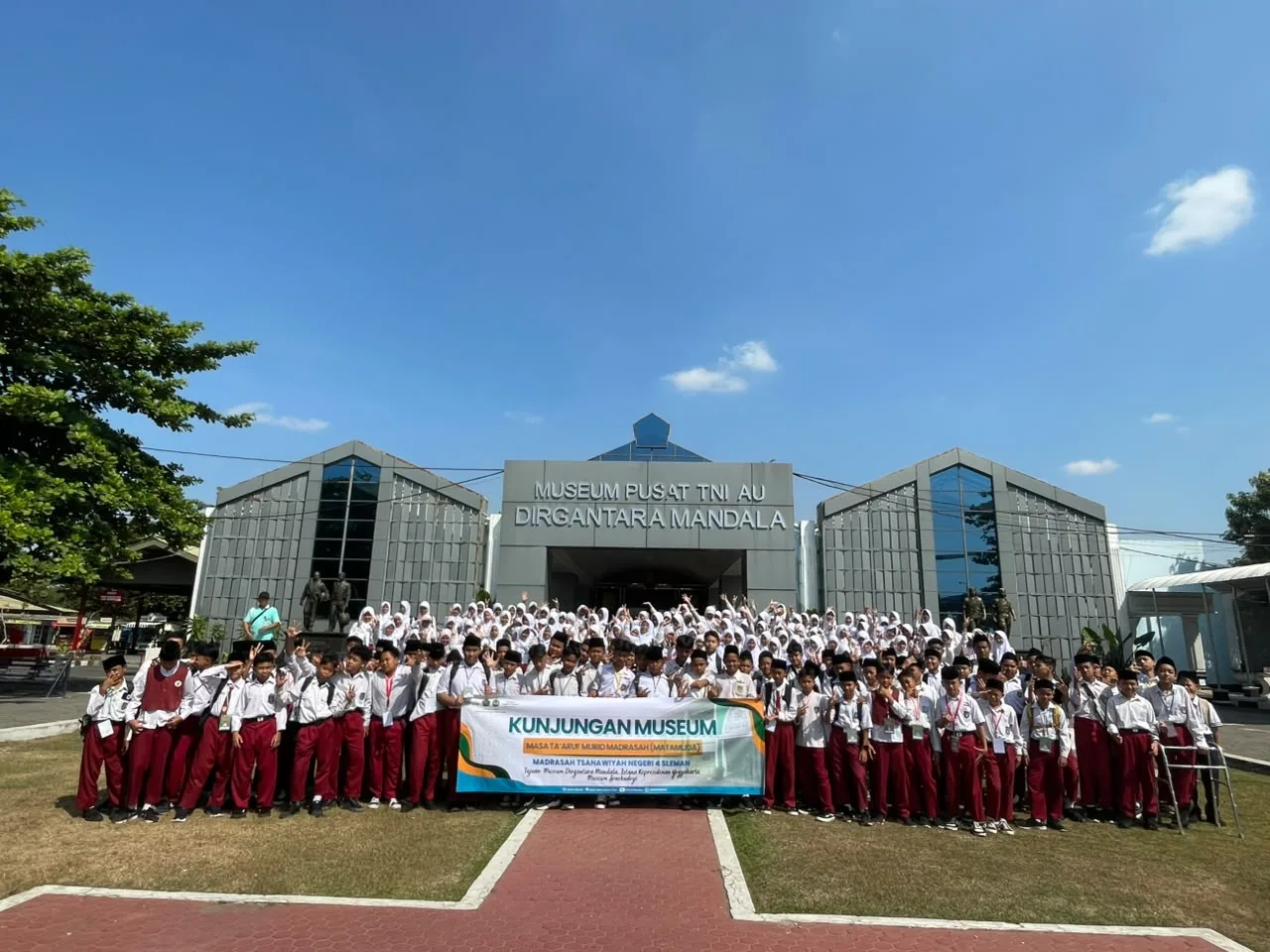 MtsN 4 Sleman Adakan Outing Class Kenalkan Sejarah dan Budaya pada Murid Kelas VII