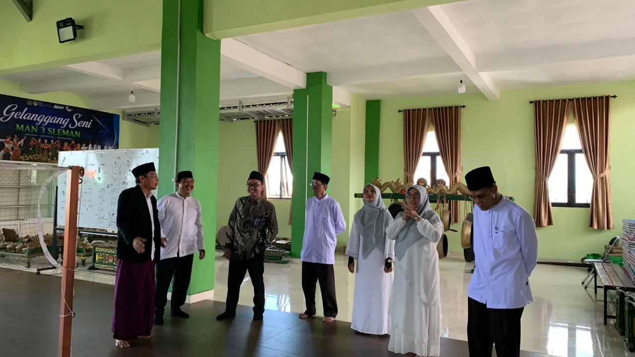 Kasubbag TU Kankemenag Resmikan Gedung GELORAQU MAN 3 Sleman