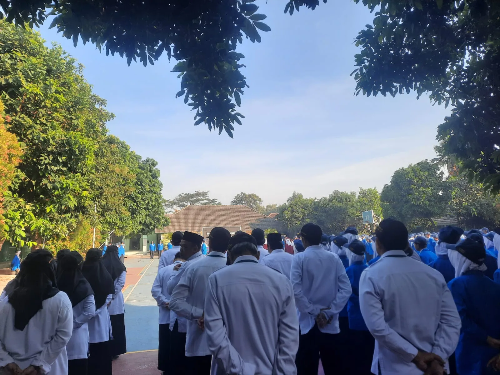 Wujudkan  Kedisiplinan, MTsN 8 Sleman Gelorakan Upacara Rutin Hari Senin