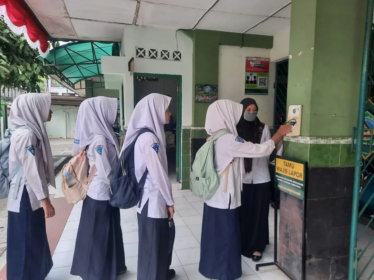 MTsN 8 Sleman Uji Coba Sistem Presensi Digital Berbasis Barcode