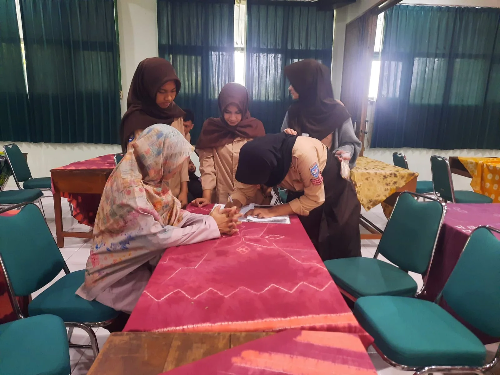 MTs Negeri 8 Sleman Lakukan Pendataan Alumni Sebelum Pelaksanaan Cap Tiga Jari