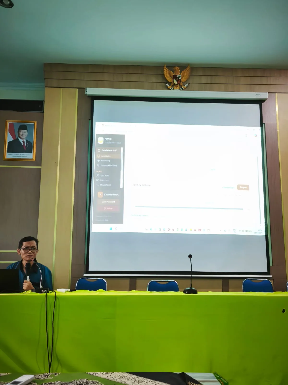 Triyono,S.Pd Guru MAN 4 Sleman Ciptakan Aplikasi ‘Si Manis’ Satu Genggam