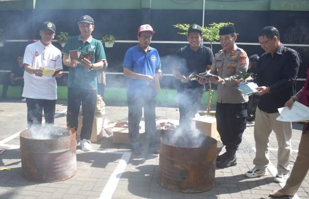 Kemenag Sleman Gelar Pemusnahan Dokumen Negara