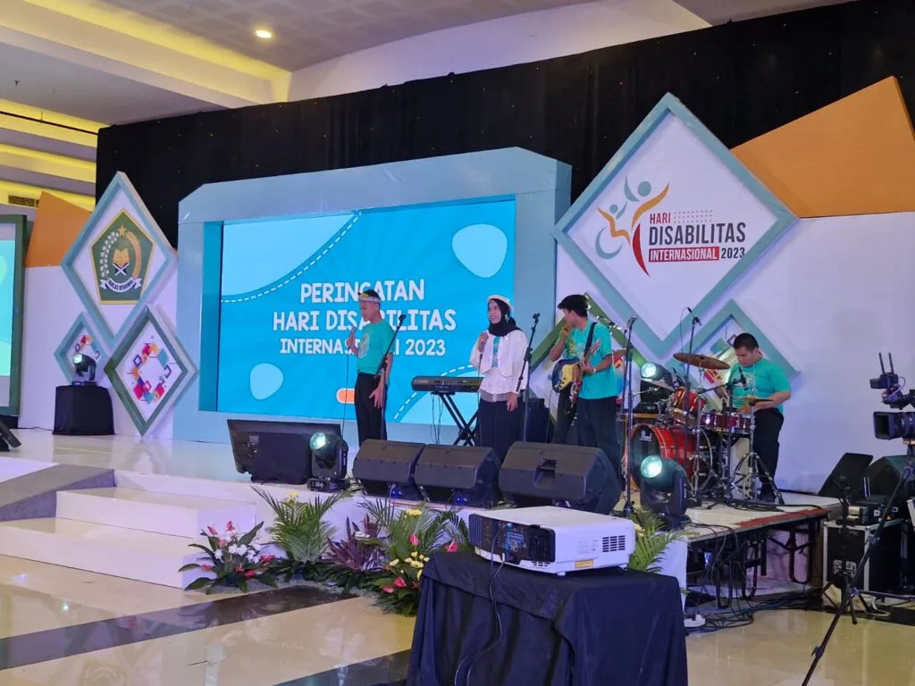 Mandala Inklusi Band dari MAN 2 Sleman, Semarakkan Puncak Peringatan HDI di Hotel Grand  Horison Tangerang