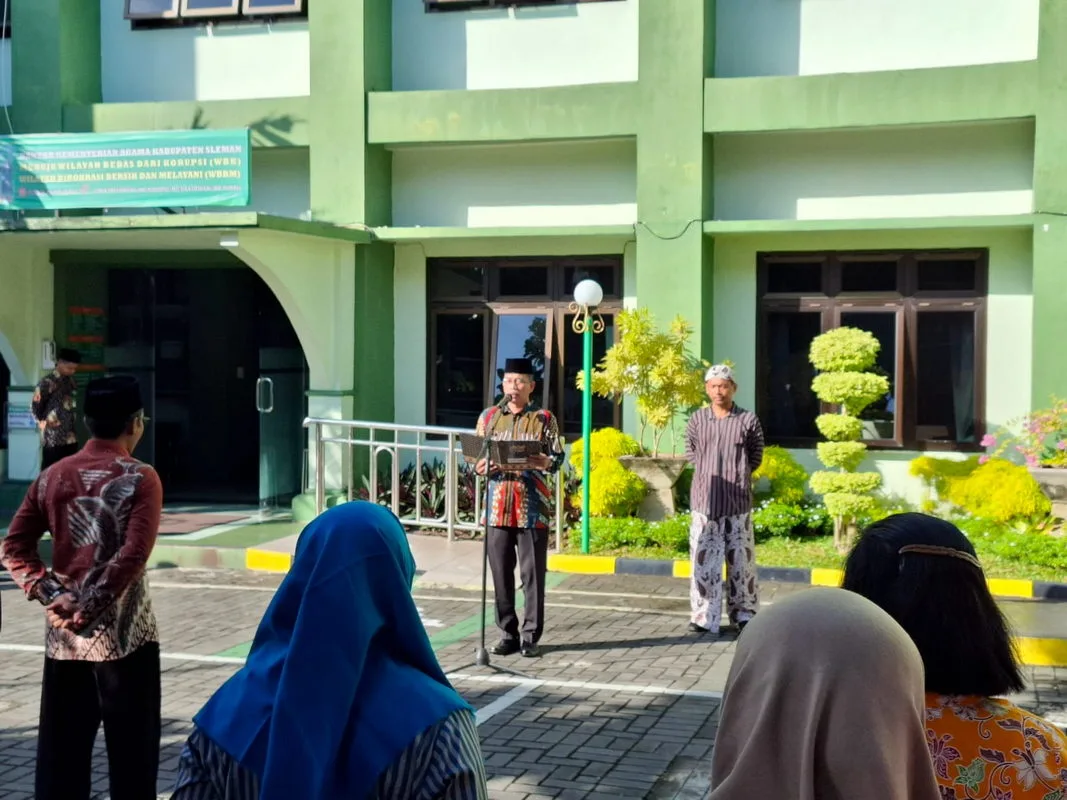 Kemenag Sleman Gelar Upacara Hardiknas