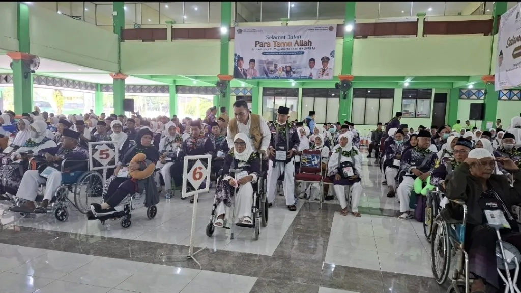 354 Jemaah Haji Kloter 65 SOC Terima Layanan OSS di Embarkasi Donohudan Solo