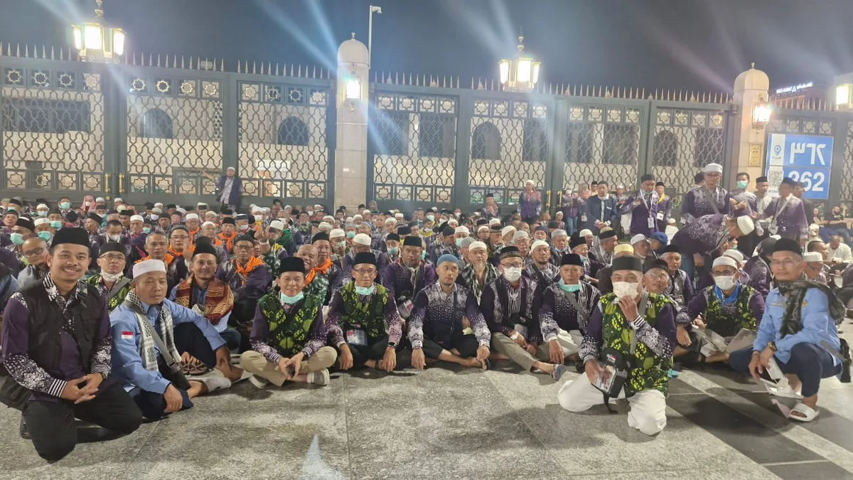 Jemaah Haji Kloter 66 SOC Antusias Berziarah ke Raudhah