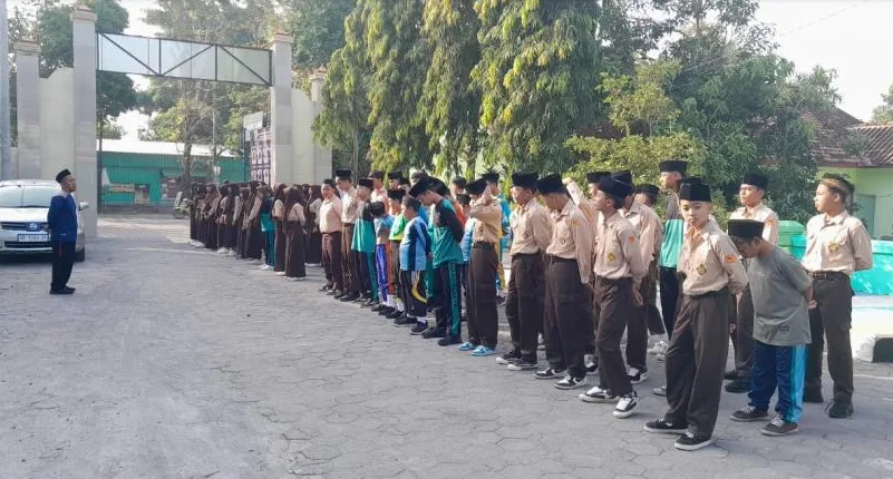 Apel Samapta di MTsN 3 Sleman Bentuk Karakter Disiplin Sejak Dini