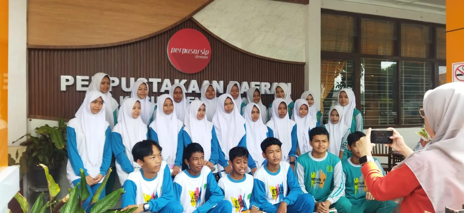 Seru dan Edukatif! Siswa MTsN 2 Sleman Belajar Literasi dan Kebencanaan Lewat Kunjungan Perpusda dan Museum Merapi