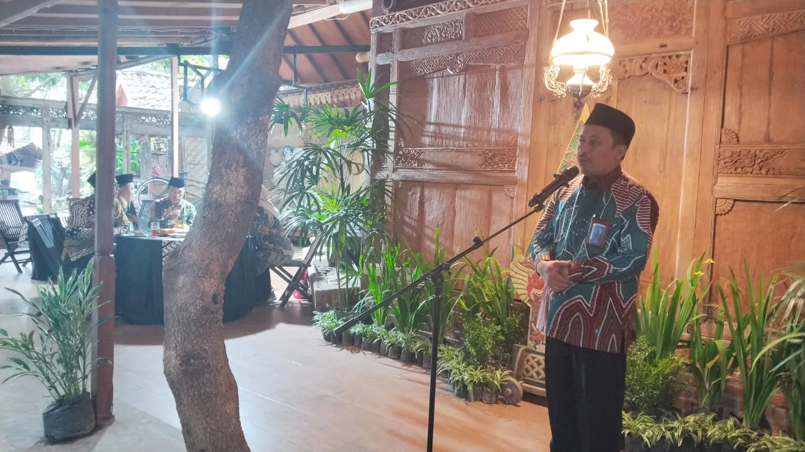 Purna Tugas, Pengabdian Tak Putus: Kankemenag Sleman Lepas Dua Pengawas Madrasah dengan Penuh Haru