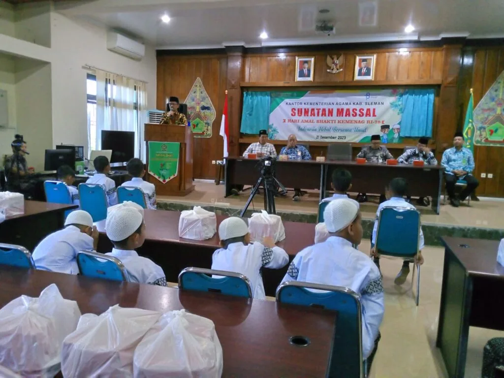 SEMARAK HAB KE 78 KEMENAG RI, KHITAN MASAL DIGELAR DI KANKEMENAG SLEMAN