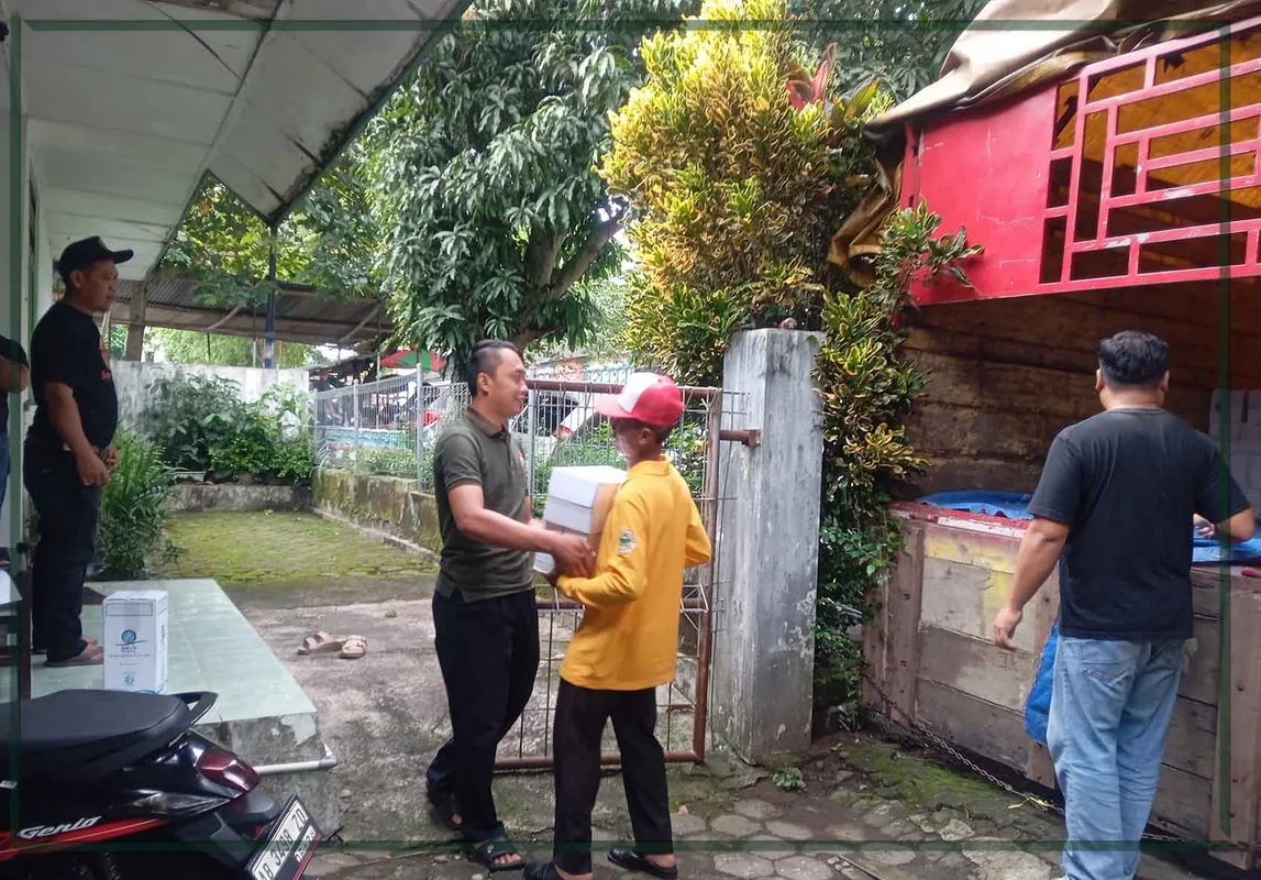 Kemenag Sleman Sigap Terima Kiriman Air Zamzam dari Embarkasi Donohudan