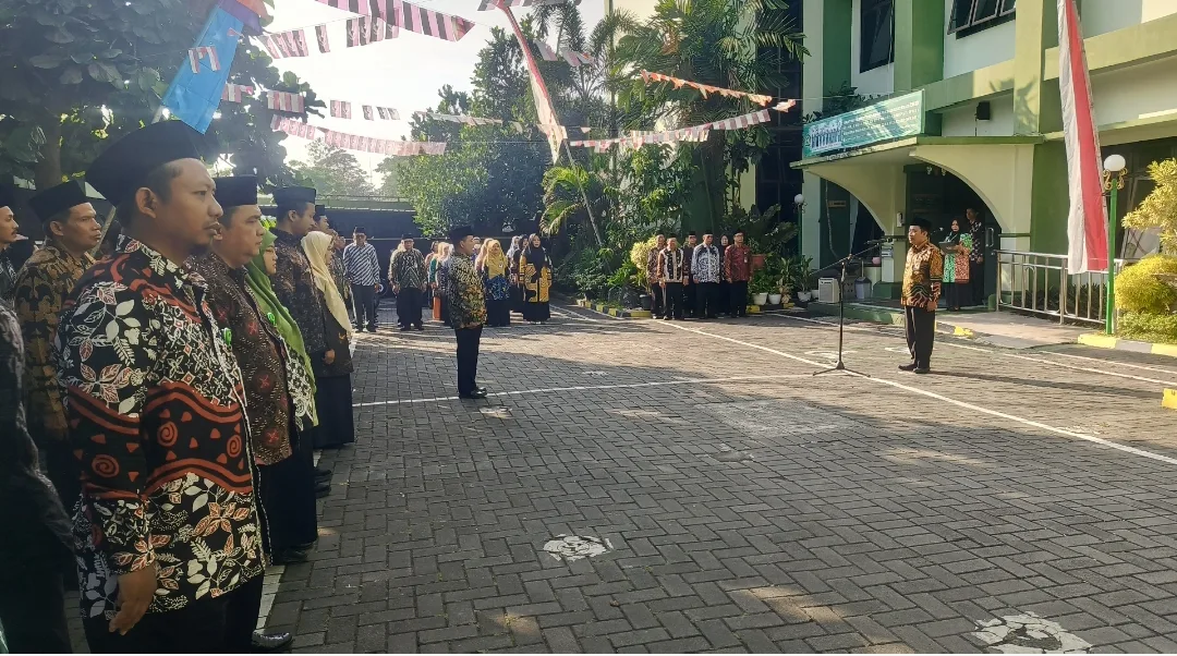 Apel Pagi Perdana Kemenag Sleman Kukuhkan Lima Nilai Dasar ASN dan Gaungkan Semangat Nasionalisme