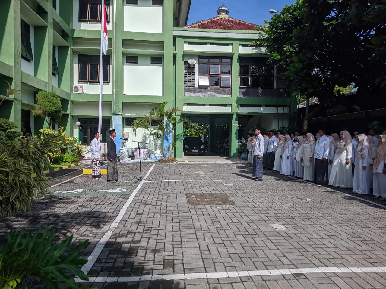 Apel Peringatan Hari Santri: Segera Sahkan Perda Pesantren dan Wujudkan Ditjen Pesantren