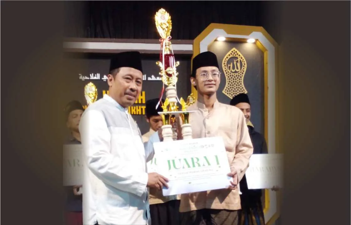 H. Nadhif Serahkan Trofi Juara pada Festival Hadroh Ishari NU, Al-Mukhtar Teguhkan Superioritas Hadroh Sleman