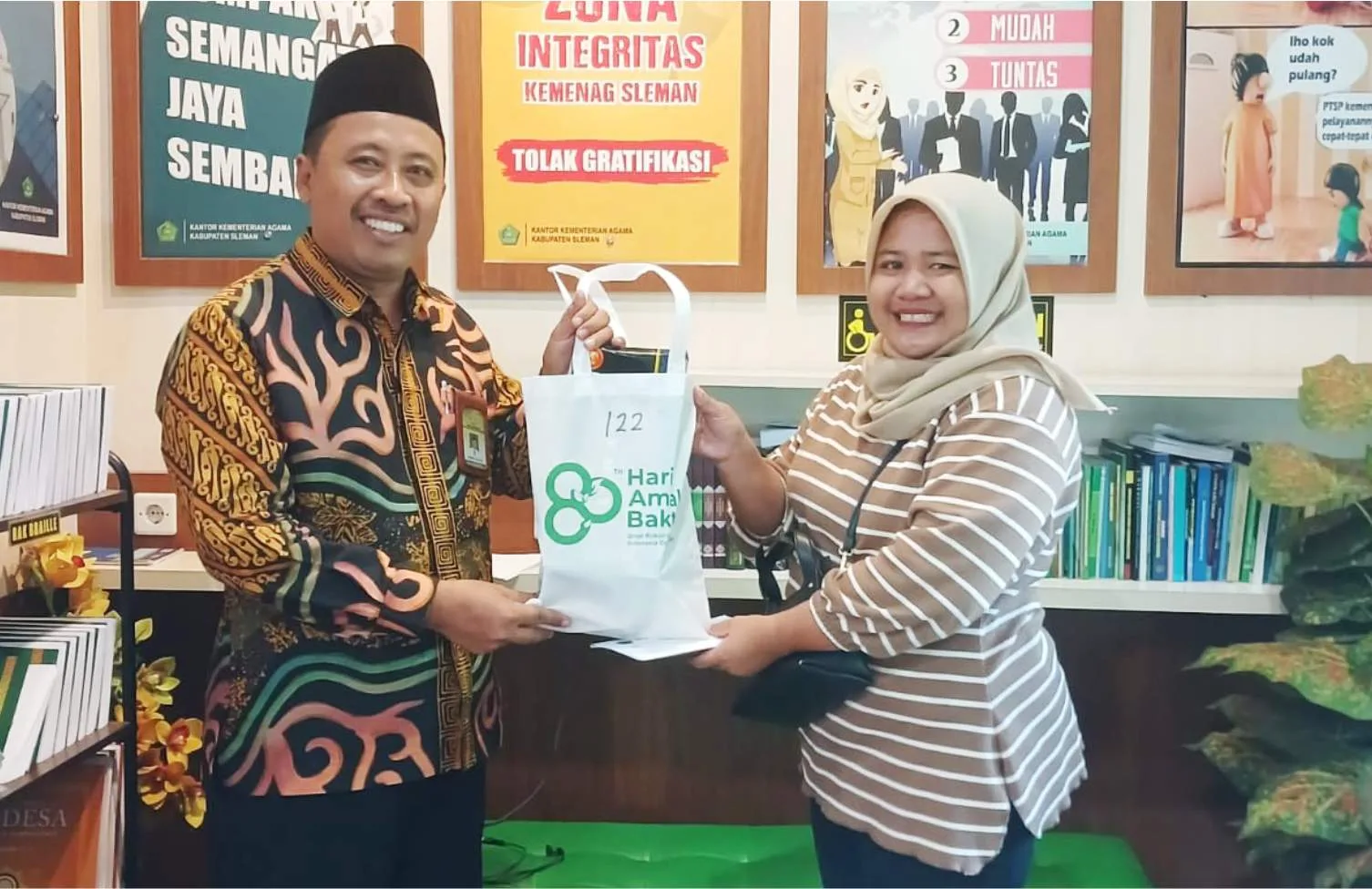 Sambut HAB ke-80, Kakankemenag Sleman Serahkan Fasilitas Paket Pendukung Jelang Khitanan Massal