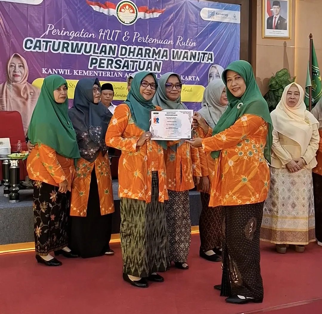 HUT ke-26, DWP Kanwil Kemenag DIY Launching Buku Antologi