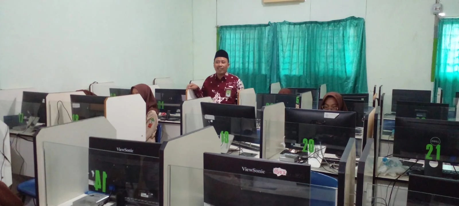 Kakankemenag Sleman Tinjau Kesiapan Ujian TI CAT PPPK di MAN 1 Sleman