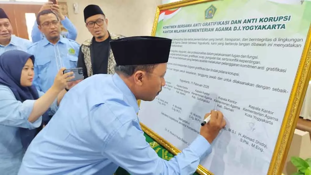 Ikuti Penutupan Rakerwil, Kakankemenag Sleman Teken Komitmen Integritas