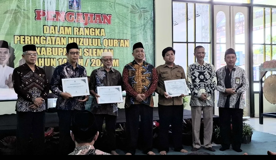 Peringatan Nuzulul Quran: Kemenag Sinergi dengan Pemda Sleman Serahkan Penghargaan Gen Z Memakmurkan Masjid