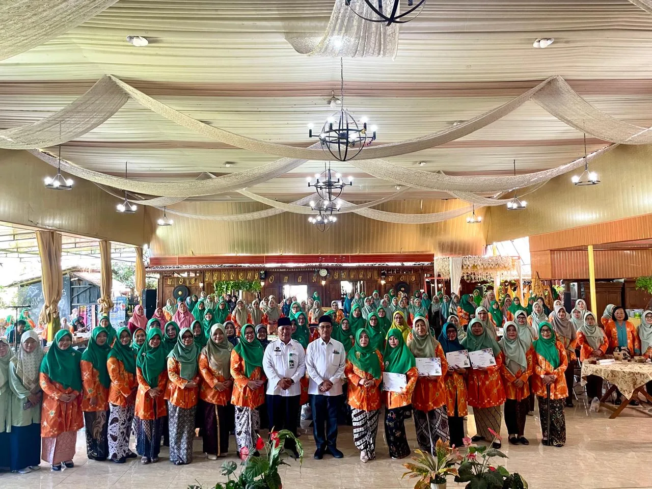 Pertemuan Caturwulan DWP Kemenag DIY Dirangkai Launching Buku Antologi dan Pengukuhan Bunda Inklusi