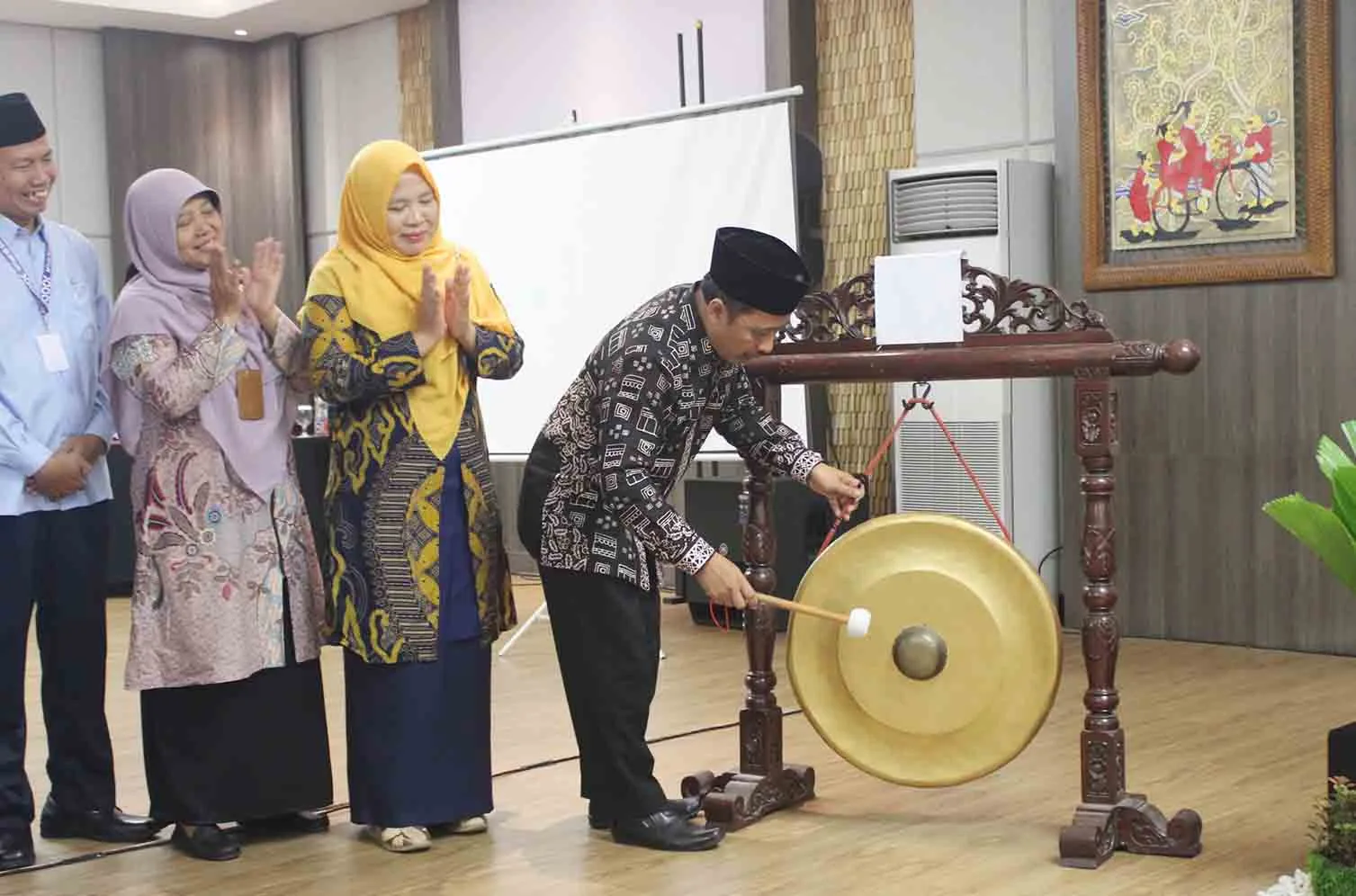 Dorong Kinerja Tinggi, Kakankemenag Perkuat Komitmen Reformasi Berdampak di RAKER MTsN 10