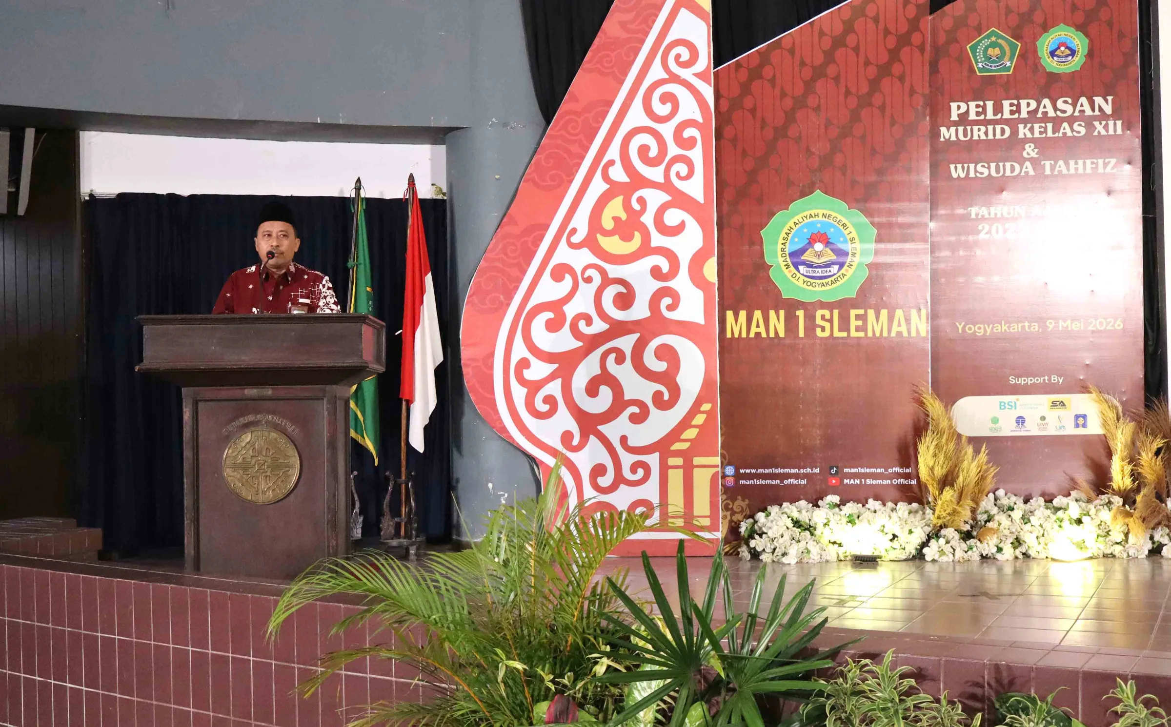 Bekal Spiritual Jadi Penuntun Masa Depan, Kakankemenag Hadiri Pelepasan dan Wisuda Tahfidz MAN 1 Sleman