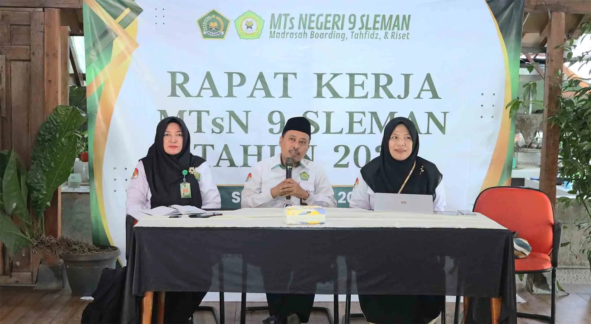 Kakankemenag Sleman Dorong MTsN 9 Bangun Madrasah Berdampak lewat Raker dan Budaya Integritas
