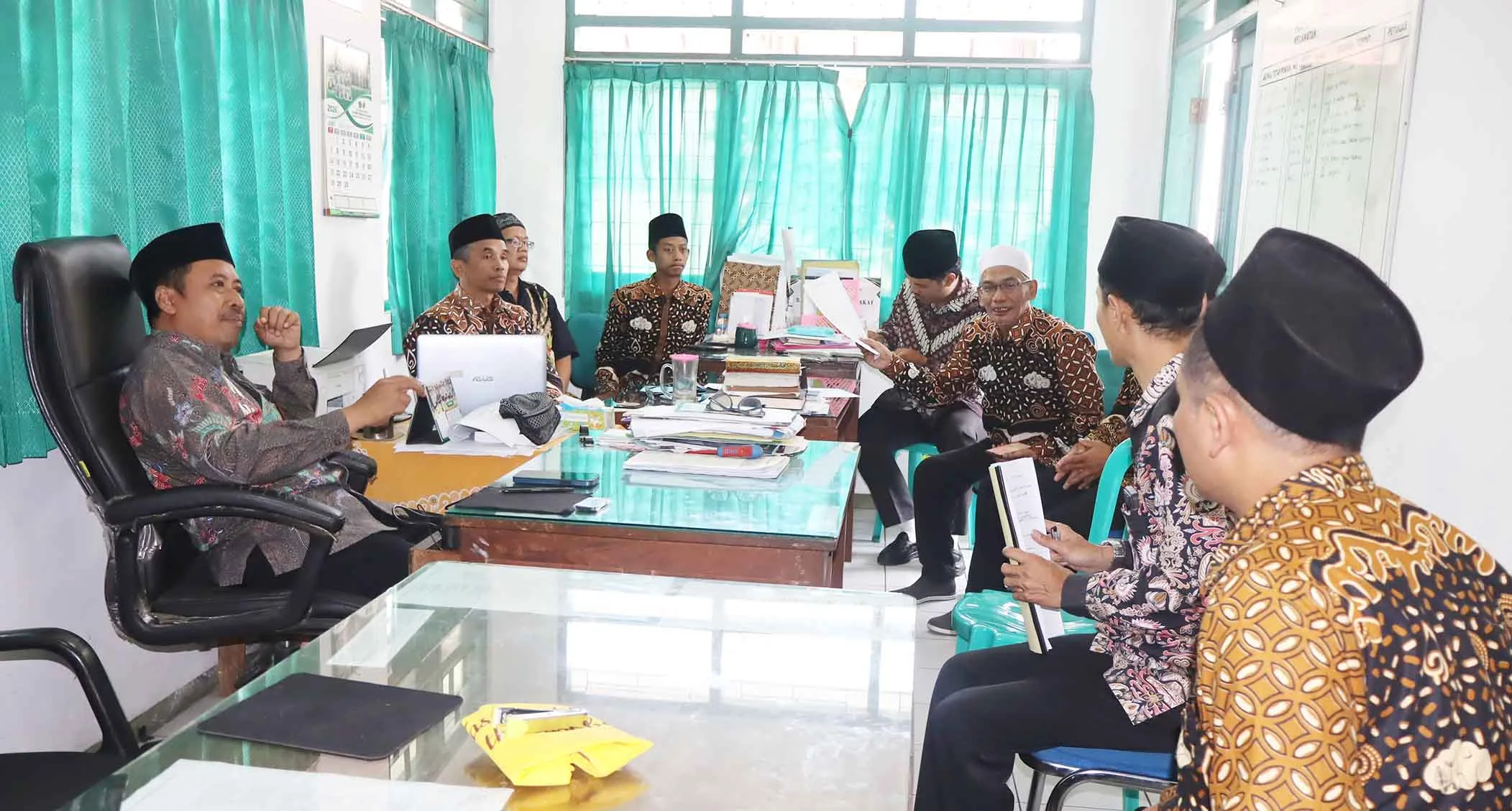 Sapa Spontan di KUA Tempel, Kemenag Sleman Perkuat Budaya Integritas Menuju WBK-WBBM
