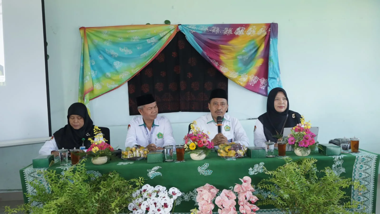 ‎Bersyukur dengan Syukuran, Kakankemenag Sleman Ajak Guru MTsN 10 Wujudkan Kinerja Berdampak