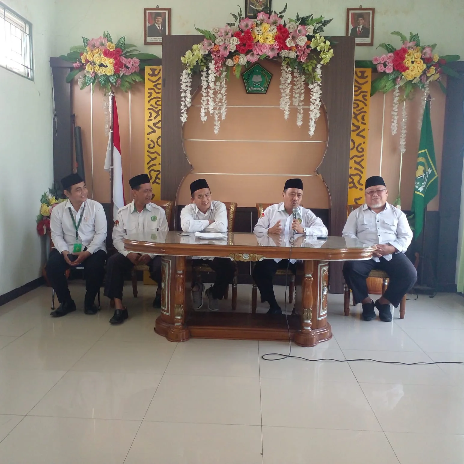 Sapa Spontan di KUA Gamping, Kakankemenag Sleman Ajak ASN Bangun Budaya Integritas dalam Pelayanan